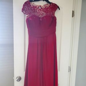 Red bridesmade/Prom dress